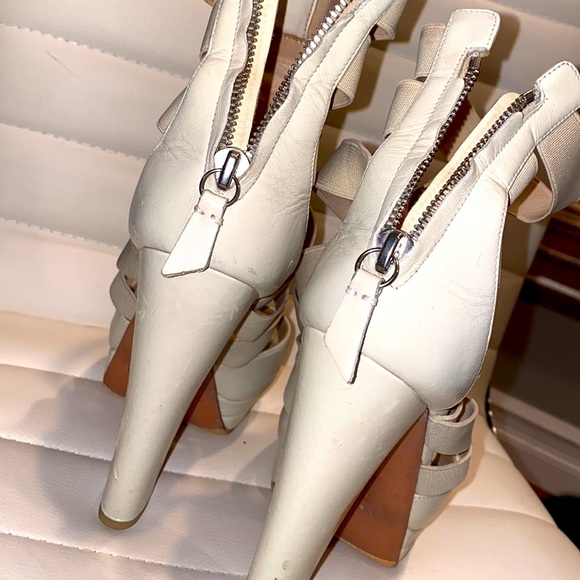 Designer Shoes - Picture 4 of 9